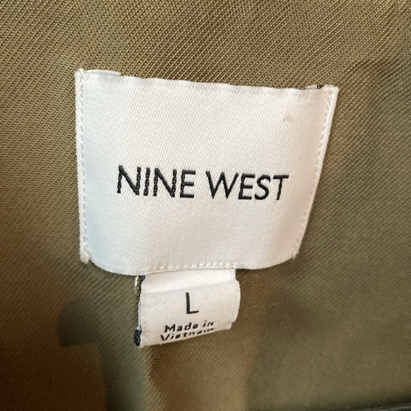 None West sage green shorts jumper - Picture 2 of 4